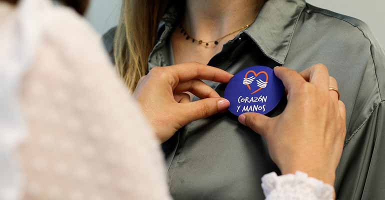 🚀 ¡Súmate a #CorazónyManos y haz que las cosas cambien! 🚀 Trabajamos cada día para apoyar a familias que se encuentran en una situación vulnerable.

💡 Asociarse es una forma sencilla de colaborar con proyectos que generan impacto real. ¡Es muy fácil! 👉 corazonymanos.org/asociarme/