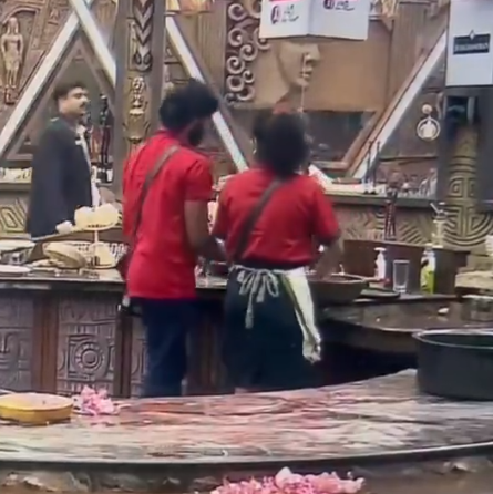 anushalakshmiar's tweet image. Kemy and Kamru have been washing a huge pile of vessels since yesterday, yet they haven’t complained, shown off, or made any cringe gestures like others who register every bit of work. Respect 🫡
 #Kamrudin
#KamrudinSquad #BiggBossTamil9
#BiggBoss9Tamil 
#BiggBossTamilSeason9