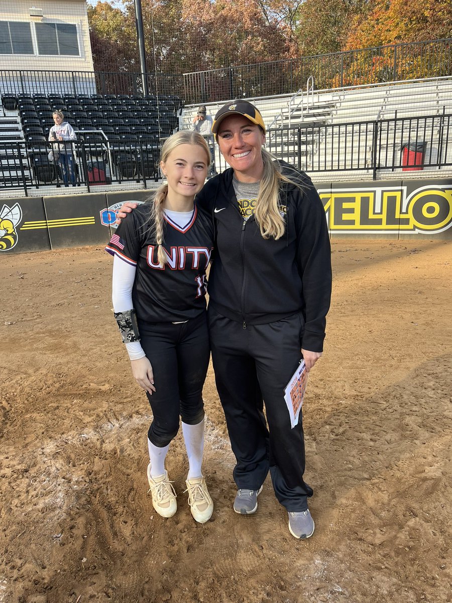 TinsleyPickett's tweet image. Had a great Sunday spent at @RMC_Softball with Coach @K_Maronski and @UnityMelton learning and growing together.
Thankful to live close to this beautiful campus 🖤💛