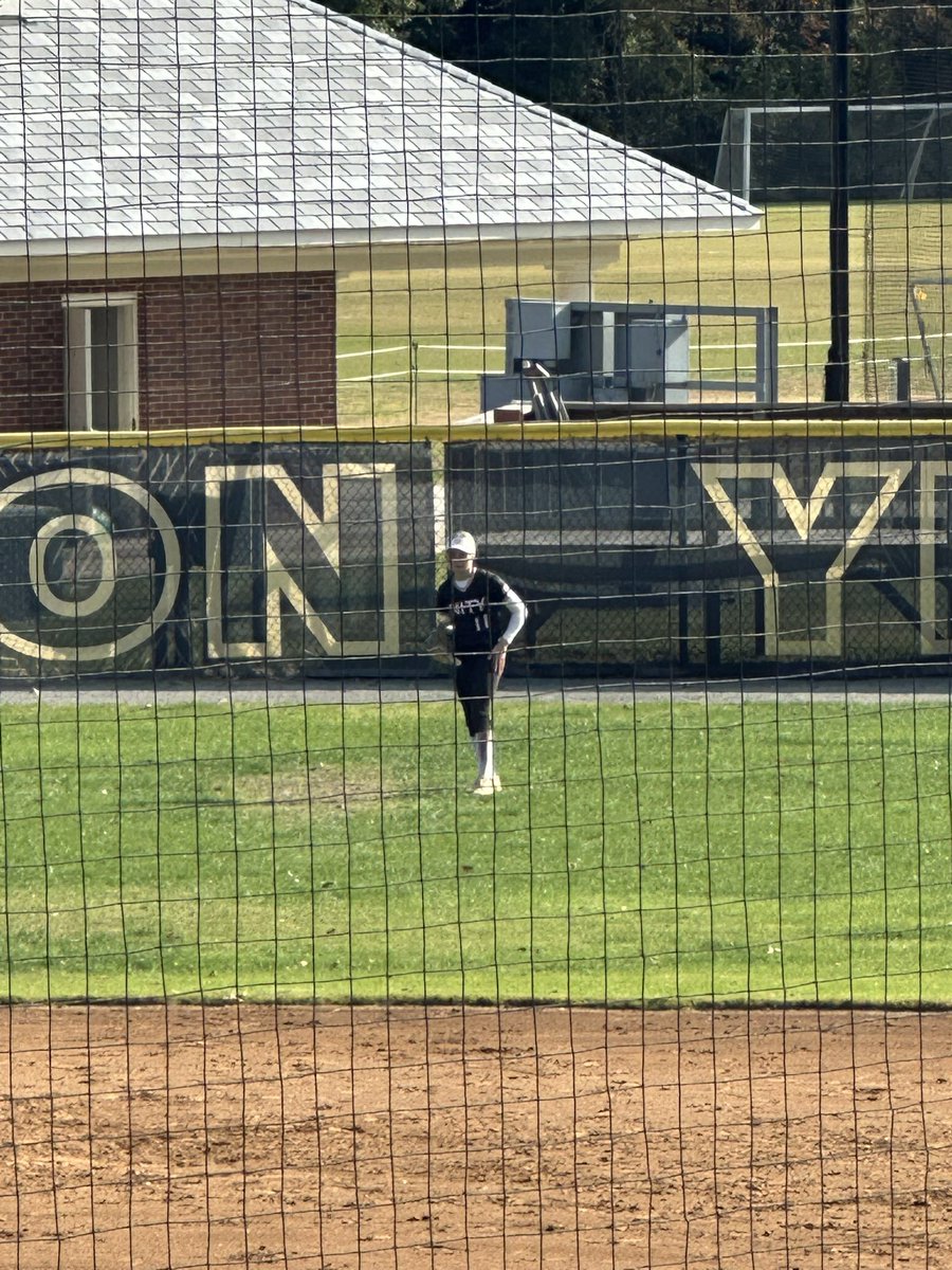 TinsleyPickett's tweet image. Had a great Sunday spent at @RMC_Softball with Coach @K_Maronski and @UnityMelton learning and growing together.
Thankful to live close to this beautiful campus 🖤💛