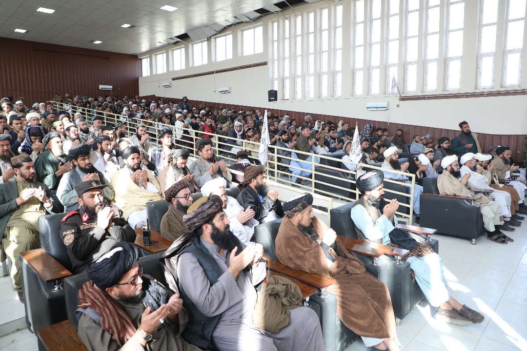 H.E. Mullah Abdul Ghani Baradar Akhund, Deputy Prime Minister for Economic Affairs of the Islamic Emirate of Afghanistan, visited Samangan Province today to convey his condolences and solidarity with those affected by the recent earthquake.