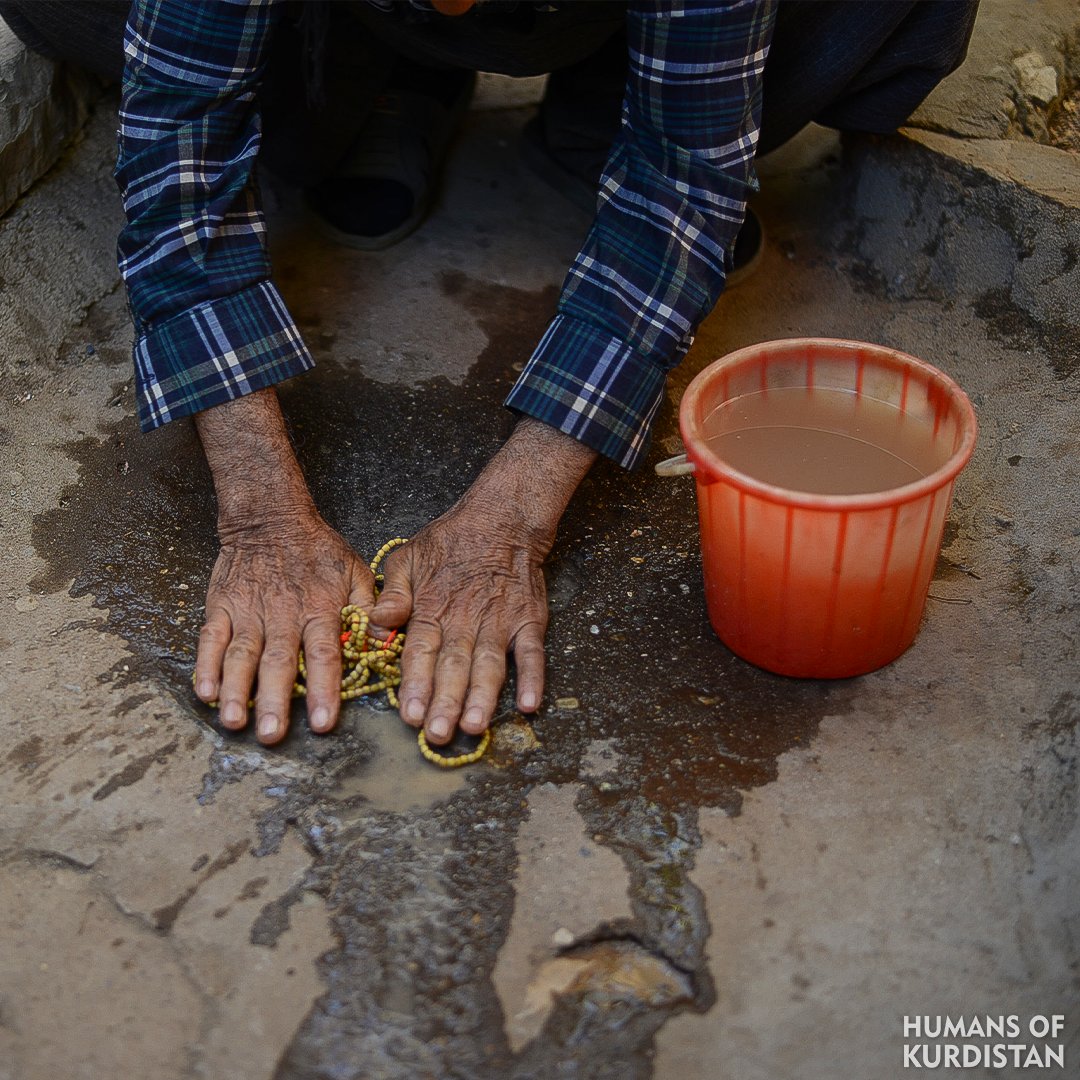 humansofkrd's tweet photo. چیرۆکی کوردێکی ڕۆژهەڵات

ناوم (محەممەد ئەدوایی)یە و تەمەنم ٧٠ ساڵە. خەڵکی گوندی (سلێن)ی هەورامینشینی سەر بە شاری (سەوڵاوا)م لە پارێزگای کوردستان. پێشتر خزمەتکاری مزگەوتی گوندەکەمان بووم، بەڵام لەم ساڵانەی دواییدا و بەهۆی ئەوەی هاوسەرەکەم توشی نەخۆشی (زەهایمەر) بوو و نەدەکرا بە تەنیا بەجێی بهێڵم، پیشەکەمم گۆڕی...
لەبەر ئەوەی گوندی سلێن، پڕ گەشتیارترین گوندی ڕۆژهەڵاتە، گەشتیارێکی زۆر ڕووی لێ دەکەن و پەرە بە شوێنەکە دەدرێت؛ بژێوی خەڵکێکی زۆری لەسەرە و منیش یەکێکم لەو کەسانە. جگە لەمە، تەزبیح دروست دەکەم.
خەڵکی زۆرتر حەزیان لە تەزبیحی جۆری قەزوانە و وەک شتێکی کوردانە سەیری دەکەن؛ بۆیە منیش لەم جۆرەیان بۆ دروست دەکەم.
هەوڵ دەدەم لە کات و وەرزی خۆیدا بڕۆمە شاخەکانی هەورامان و قەزوان کۆبکەمەوە و بە شێوازی جۆراوجۆر تەزبیحیان لێ دروست بکەم. هیچ ئامێرێکی کارەبایی بۆ کونکردنی دەنکی قەزوان بەکار ناهێنم. تەزبیحەکانم بۆ زۆربەی ئاوەدانییەکانی دەوروبەر و تەنانەت بۆ باشووری کوردستانیش دەنێرم.
-
Story of a Kurd from Eastern Kurdistan

My name is Mohammad Adwaee, and I am 70 years old. I am from the village of Slen in Hawraman, which belongs to the city of Sawlawa in the Kurdistan Province of Iran. I used to work as the caretaker of our village mosque, but in recent years, after my wife developed Alzheimer’s disease, I had to quit my job to take care of her.
Since Slen is one of the most visited villages in Eastern Kurdistan, many tourists come here, and tourism has become a main source of income for locals — myself included. Besides that, I make prayer beads (tasbih) by hand.
Most people prefer tasbihs made from Qazwan (Atlantic pistachio) wood, which they see as a symbol of Kurdish identity. That’s why I focus on crafting them from this type of wood. During its season, I hike through the mountains of Hawraman to collect Qazwan branches, and then I carve each bead entirely by hand, without using any electrical tools.
I send my handcrafted tasbihs not only to nearby towns but even to Southern Kurdistan, where they are especially appreciated for their authenticity and craftsmanship.
قصة كردي من شرق كردستان

اسمي ( محمد أدواي)، عمري ٧٠ عاماً. أنا من قرية (سلين) التابعة لمدينة هورامان التابعة لمركز (سولاوا) في محافظة كردستان. كنت أعمل خادماً في مسجد قريتنا، ولكن في السنوات الأخيرة، ولأن زوجي كان يعاني من مرض الزهايمر ولم أستطع تركه بمفرده، وعليه غيرت وظيفتي.
ولأن قرية سلين هي أكثر قرية سياحية في الشرق، يزورها الكثير من السياح، والمكان في طور التطوير؛ فهي تعتمد على معيشة الكثير من الناس، وأنا واحد منهم. بالإضافة إلى ذلك، أصنع سبحات.
يفضل الناس سبحة قزوان ويعتبرونها سبحة كردية؛ لذلك أصنع لهم هذه السبحة.
أحاول الذهاب إلى جبال هورامان  وقزوان في الوقت المناسب لجمعها وصنع سبحات بطرق مختلفة.
لا أستخدم أي أدوات كهربائية لثقب بذور السبحة. أرسل سبحاتي إلى معظم القرى المجاورة، وحتى إلى جنوب كردستان.

#Sewlawa | #Vim_Foundation
https://t.co/QsOe6T5lKy