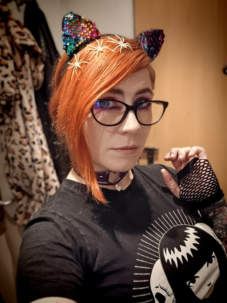 IcaChesshire's tweet image. I LOVE Halloween! But this year I was super lazy to come up with a cool costume, so I just went as my 17y emo self 😁 I think it still turned out acceptable and we had a great time 💜