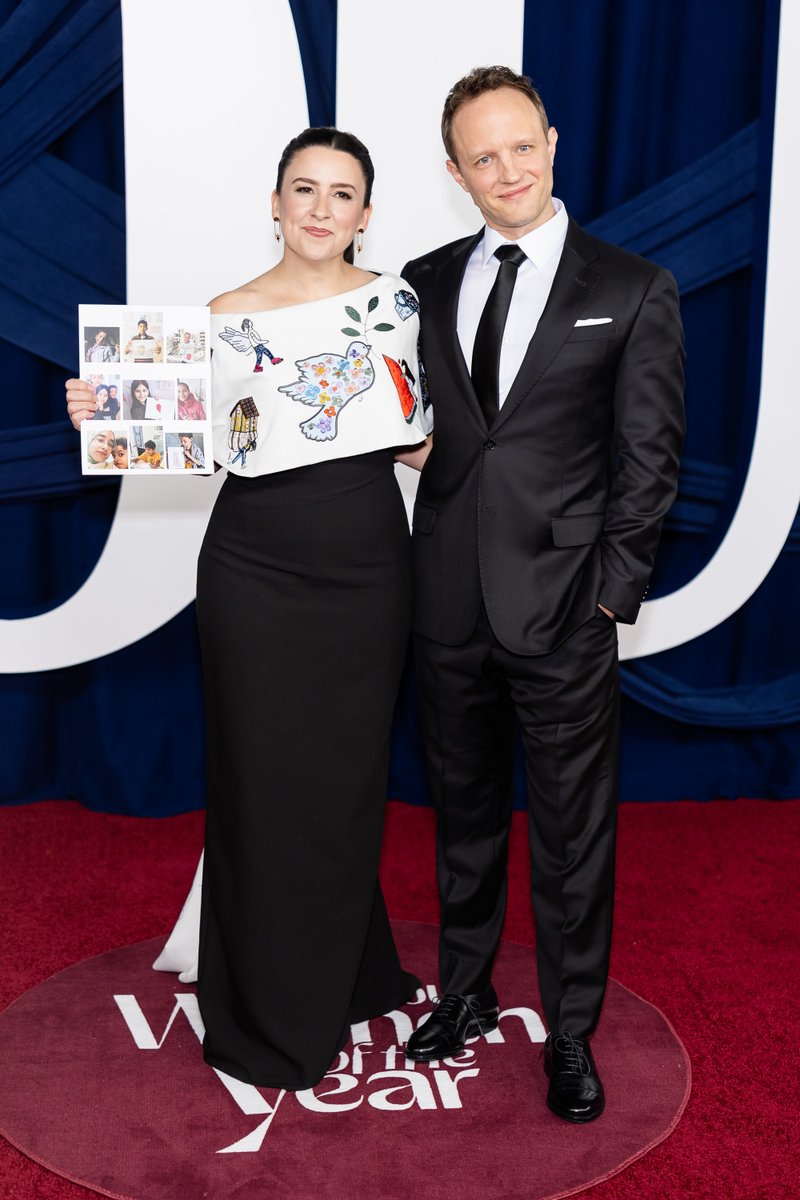 Children’s educator Rachel Accurso, known online as Ms Rachel, appeared at Glamour’s Women of the Year Awards in New York wearing a gown embroidered with artwork made by Palestinian children from Gaza.   

📷: TheStewartofNY/WireImage  

🔴 LIVE updates: aje.io/w6t92y