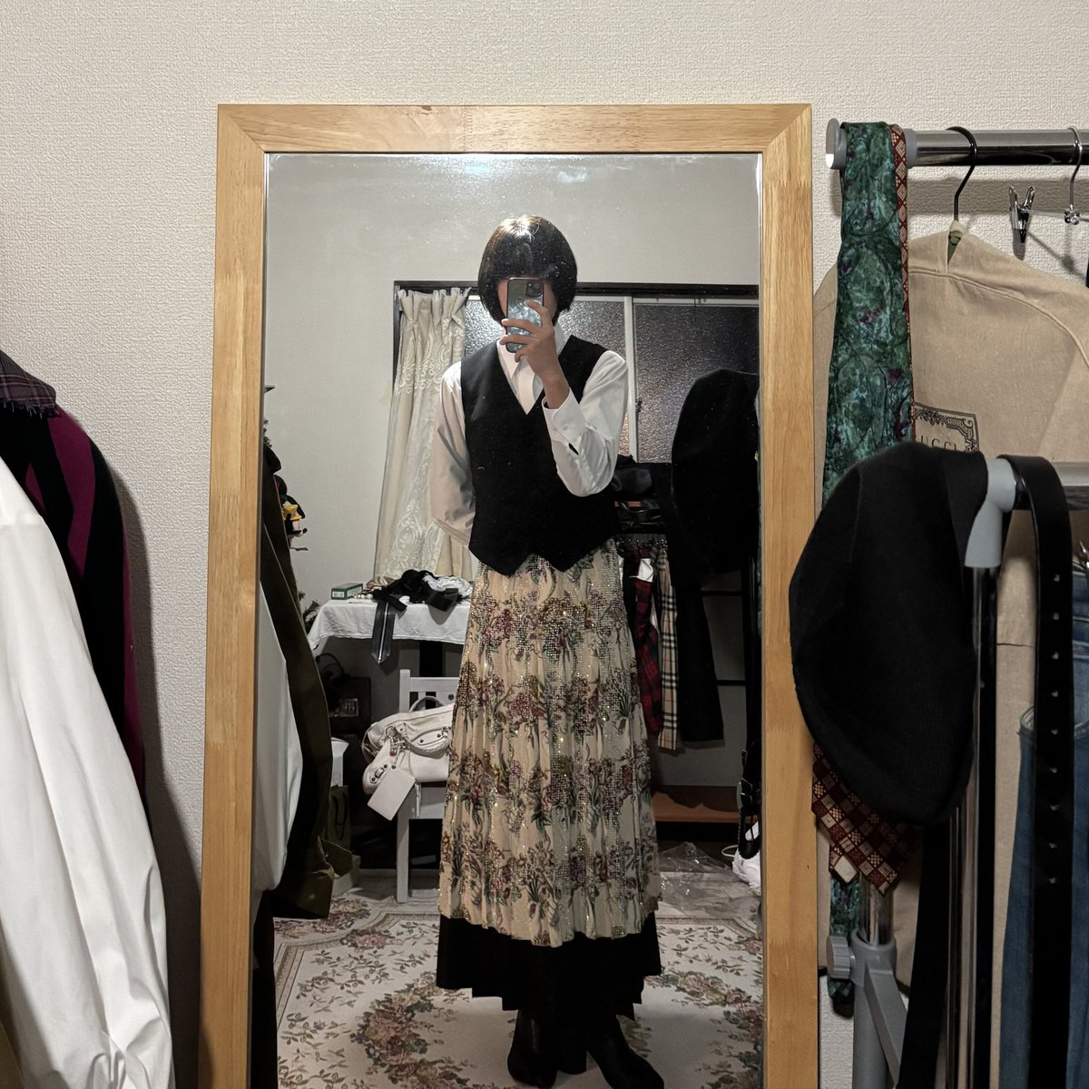 __kho_u's tweet image. Gucciのクラシックなスカートとベストを手に入れた