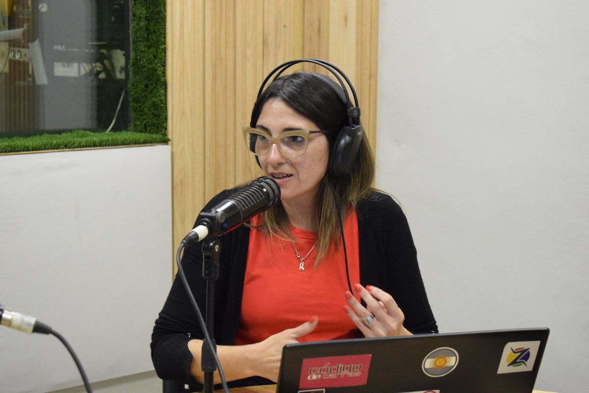 FrecuenciaZero's tweet image. 🔴Al Aire #CódigoDeBarras 

Nuevo #CódigoPyme en este miércoles junto a Gisela Larzabal 

💻shorturl.at/oqCko
🎙️FM 92.5