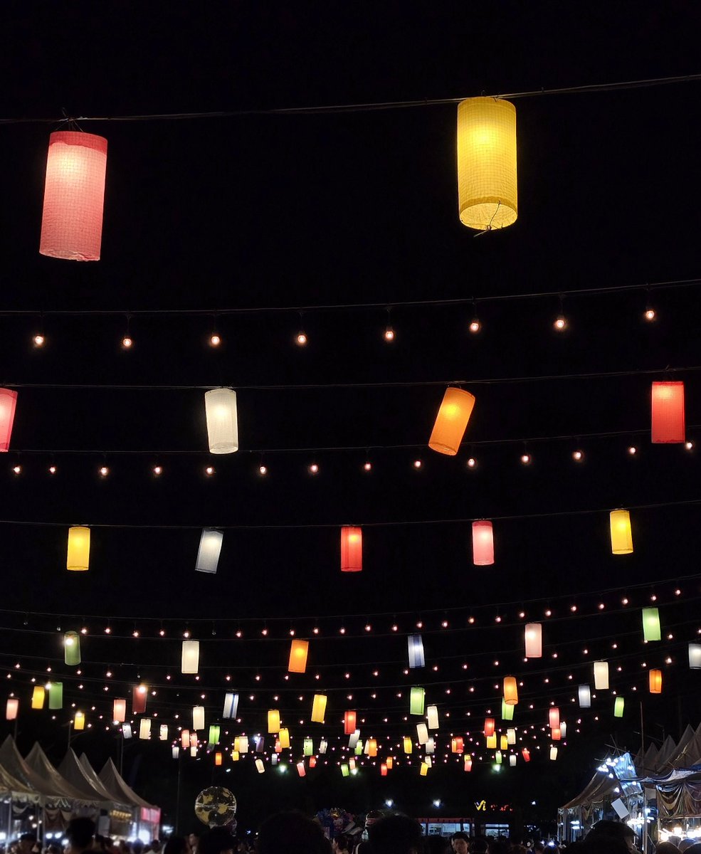 ur_Soyu's tweet photo. 🏮แฮปปี้ลอยกระทงน้าทุกคน🎍 ใครออกไปเที่ยวก็ขับขี่ปลอดภัย ดูแลตัวเองด้วยคับ ใครอยู่บ้านก็พักผ่อนเยอะๆเป็นคืนที่น่ารักน้าา~🎆 #urSoyu https://t.co/EPGOpUAOJt
