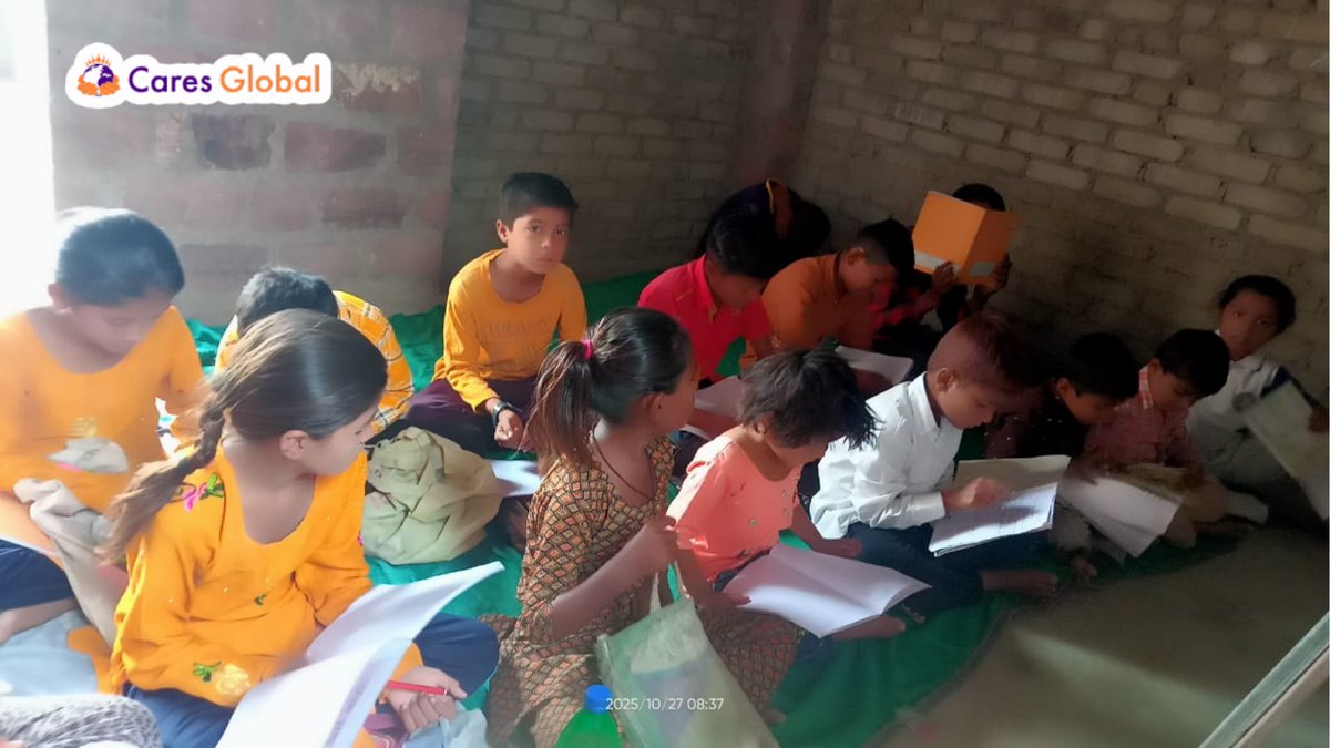 Caresglobalusa's tweet photo. ๐โจ Students of CaresGlobal Classroom Jodhpur are busy cracking word problems โ building logic, focus, and real-world problem-solving skills! ๐ก๐งฎ
#Pakistanirefugee #Jodhpur #Education #WordMagic https://t.co/JmQVqlys4E