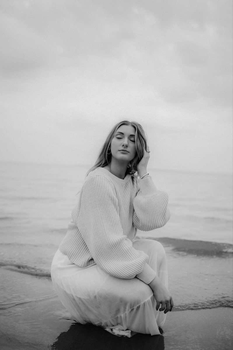 Trouble Moving On 🍂
OUT FRIDAY @ MIDNIGHT EST

pre-save here: show.co/nYGs1E8