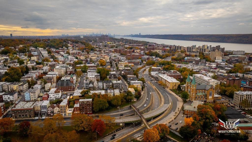Good Morning Yonkers!

Enjoy this aerial shot capturing all the colors of Fall in Yonkers, courtesy of our friends at Westchester Drone Ops!

#yonkerspd #yonkerspolice #yonkers #fall