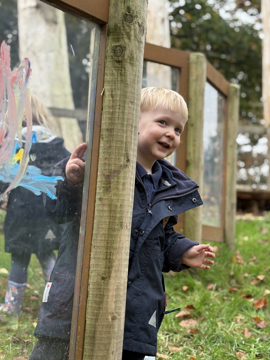 KESPreparatory's tweet image. 🎆 Our Nursery children loved learning the story of Bonfire Night and got creative by making their own dazzling firework pictures! 🖍️✨ We love history here at KES Prep!

#KESPrep #ProudlyPartOfKESFamily #NurseryFun #BonfireNight #LittleArtists #CelebratingTradition