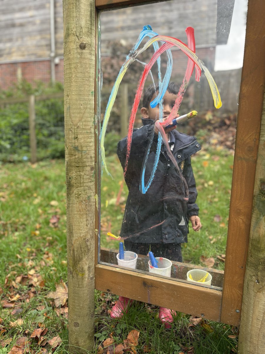 KESPreparatory's tweet image. 🎆 Our Nursery children loved learning the story of Bonfire Night and got creative by making their own dazzling firework pictures! 🖍️✨ We love history here at KES Prep!

#KESPrep #ProudlyPartOfKESFamily #NurseryFun #BonfireNight #LittleArtists #CelebratingTradition