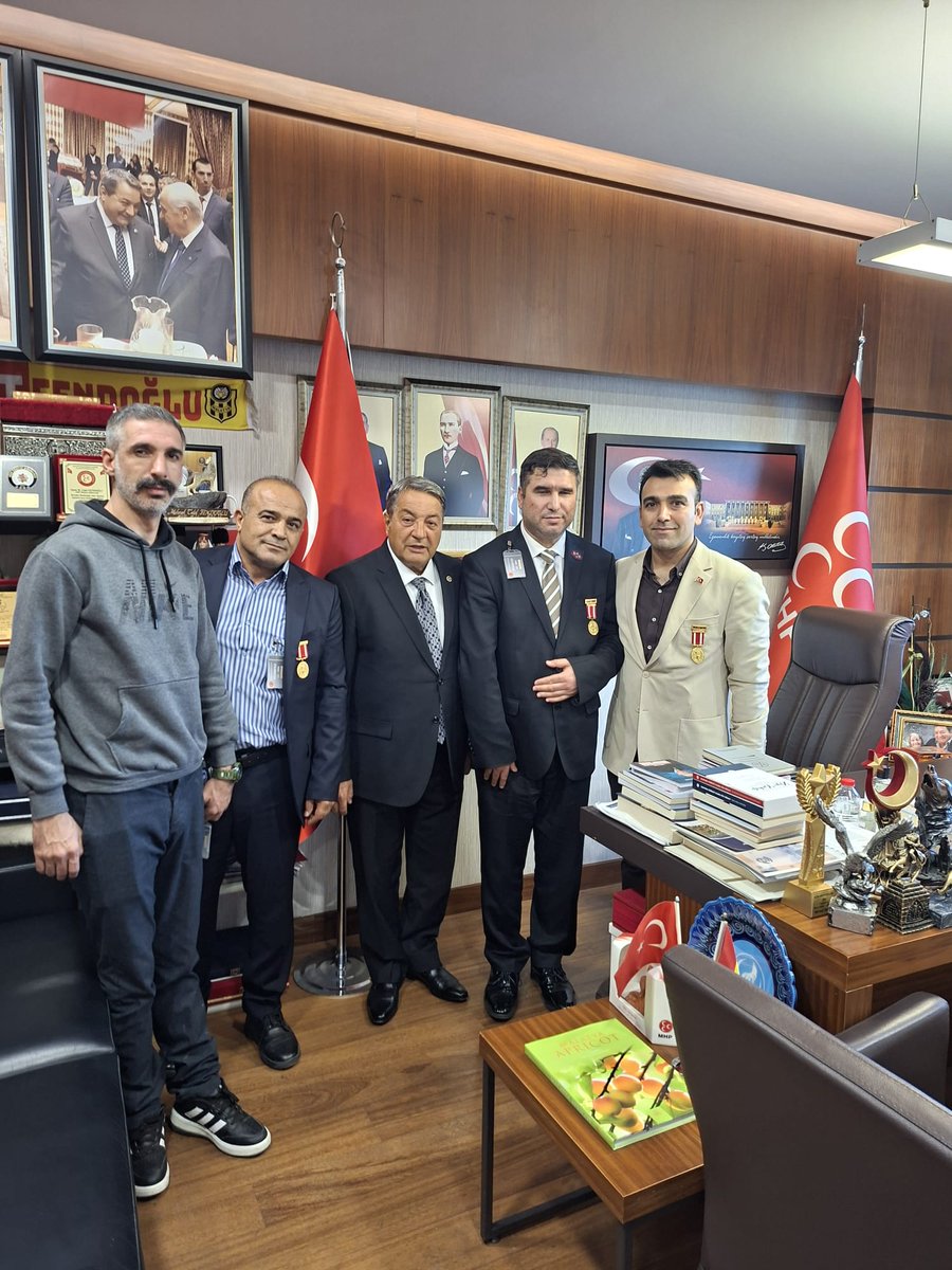 Milliyetçi Hareket Partisi Malatya Milletvekili Sn. Mehmet Celal Fendoğlu'nu ziyaret ederek Er Şehit ve Gazilerin 31 yıllık "Emsal Statü Sorununa ve Çözüm Mücadelemize" en başından beri verdikleri destekten dolayı teşekkürlerimizi arz ettik ve kanunlaşma sürecini değerlendirdik.
