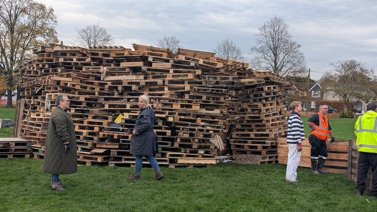The bonfire taking shape at Lindfield this morning #sussexbonfire #lindfieldbonfire #lindfield #sussextradition #sussex #midsussex #westsussex #bonfirr