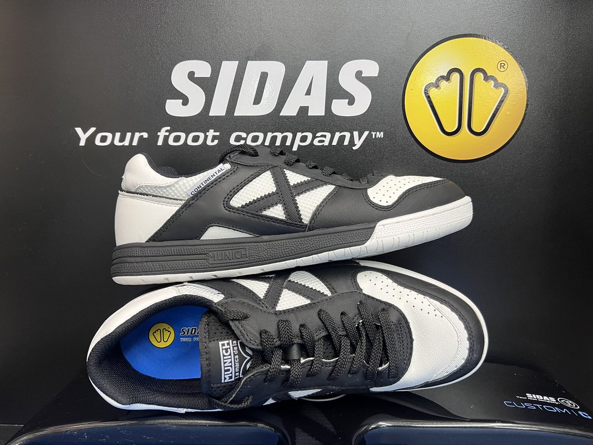 t_machida_fb's tweet image. 都リーグでプレーするお客様🙋‍♂️

&quot;コンチネンタル&quot;

お気に入りのムニックのシューズを持ってご来店頂きました☺️
今回はコンチネンタルのソールと足型に合わせて微調整しながらお作りしました！！
今シーズンも頑張って下さい🔥
ありがとうございました😊

#ときわのシダス　#インソール　#町田