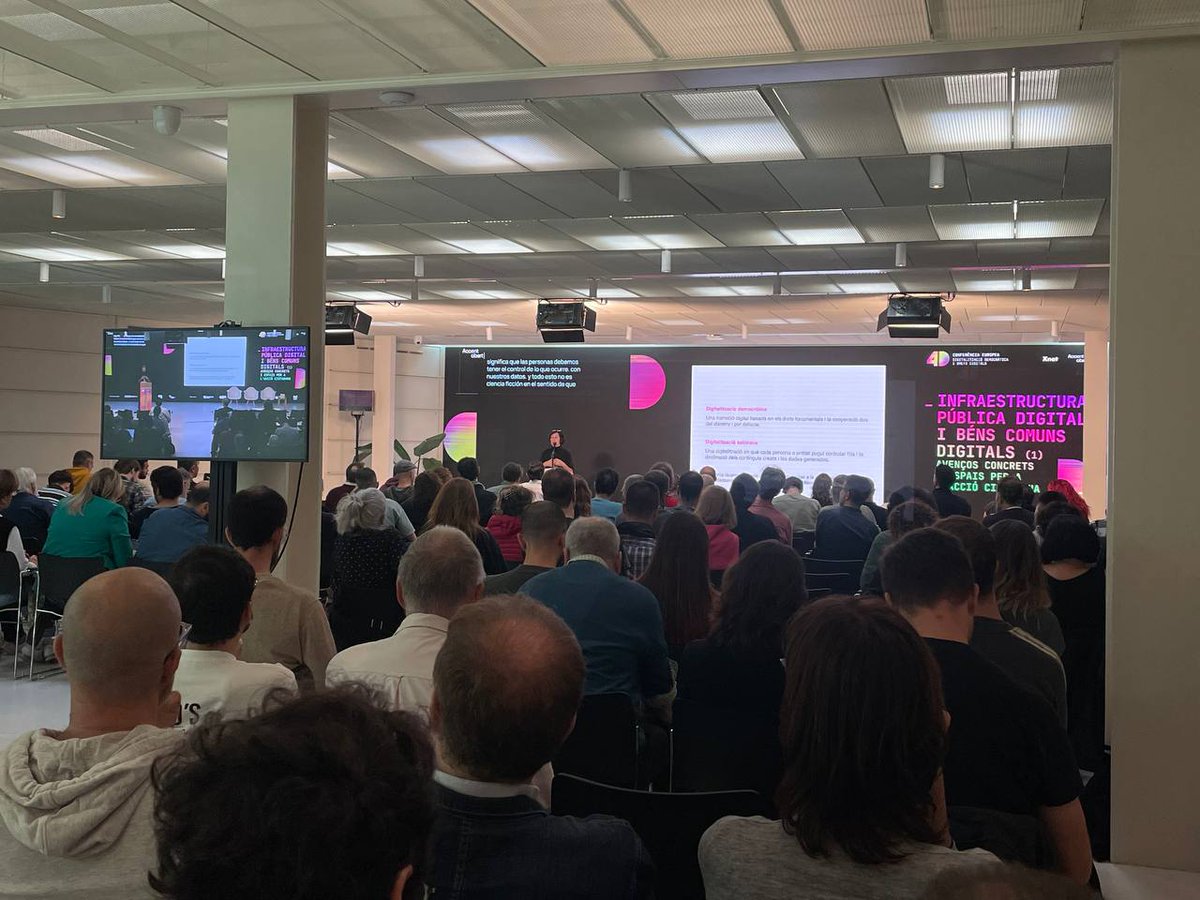💡 La #Conferència4D (<a href="/X_net_/">Xnet - Instituto para Digitalización Democrática</a> i <a href="/accentobert_/">Accent Obert</a>) insta a promoure una #digitalització democràtica! La trobada va aprofundir en els #dretsdigitals i va intercanviar experiències sobre polítiques!

ℹ️ Tots els detalls a punttic.gencat.cat/article/la-con…