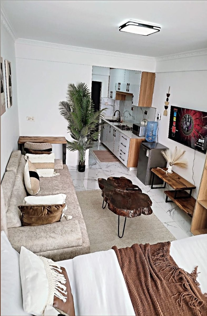 KILIMANI STUDIO APARTMENT
This apartment is located along Wood Avenue 
Fully furnished and clean. There is security and ample parking in the premises. 
Monthly Rate ksh 95000
Daily Rate 3500
Call/Whatsapp+254745653945