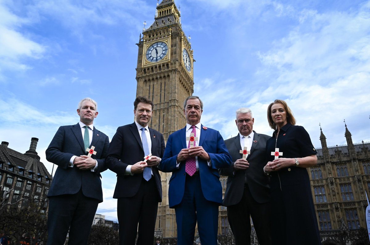 reformparty_uk's tweet image. Reform MPs pay their respects to those who made the ultimate sacrifice. 

📍The Remembrance Garden, Palace of Westminster