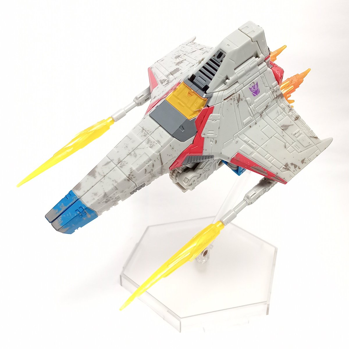 lattice_T_OSK's tweet image. シージ版スタースクリーム
これが2019年発売、もう随分前ですね…!?

三角ジェットに変形するスタスクも珍しかった気がします。
今見ても良いものだし、久しぶりにシージ版触るとまた新鮮な感じがしますね👍️

#トランスフォーマー
#Transformers