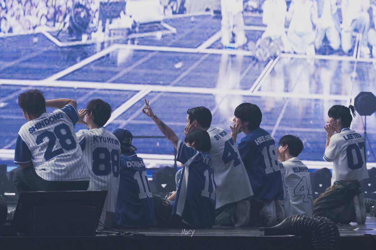 2005.11.06-2025.11.06
슈주 20주년 축하한다🥳
앞으로 계속 꽃길 걷자🌸
🏃🏻🏃🏻🏃🏻🏃🏻🏃🏻🏃🏻🏃🏻🏃🏻🏃🏻
감사하고 사랑한다💙
<a href="/SJofficial/">SUPER JUNIOR</a> 💙
#슈퍼주니어_더라스트맨_스탠딩