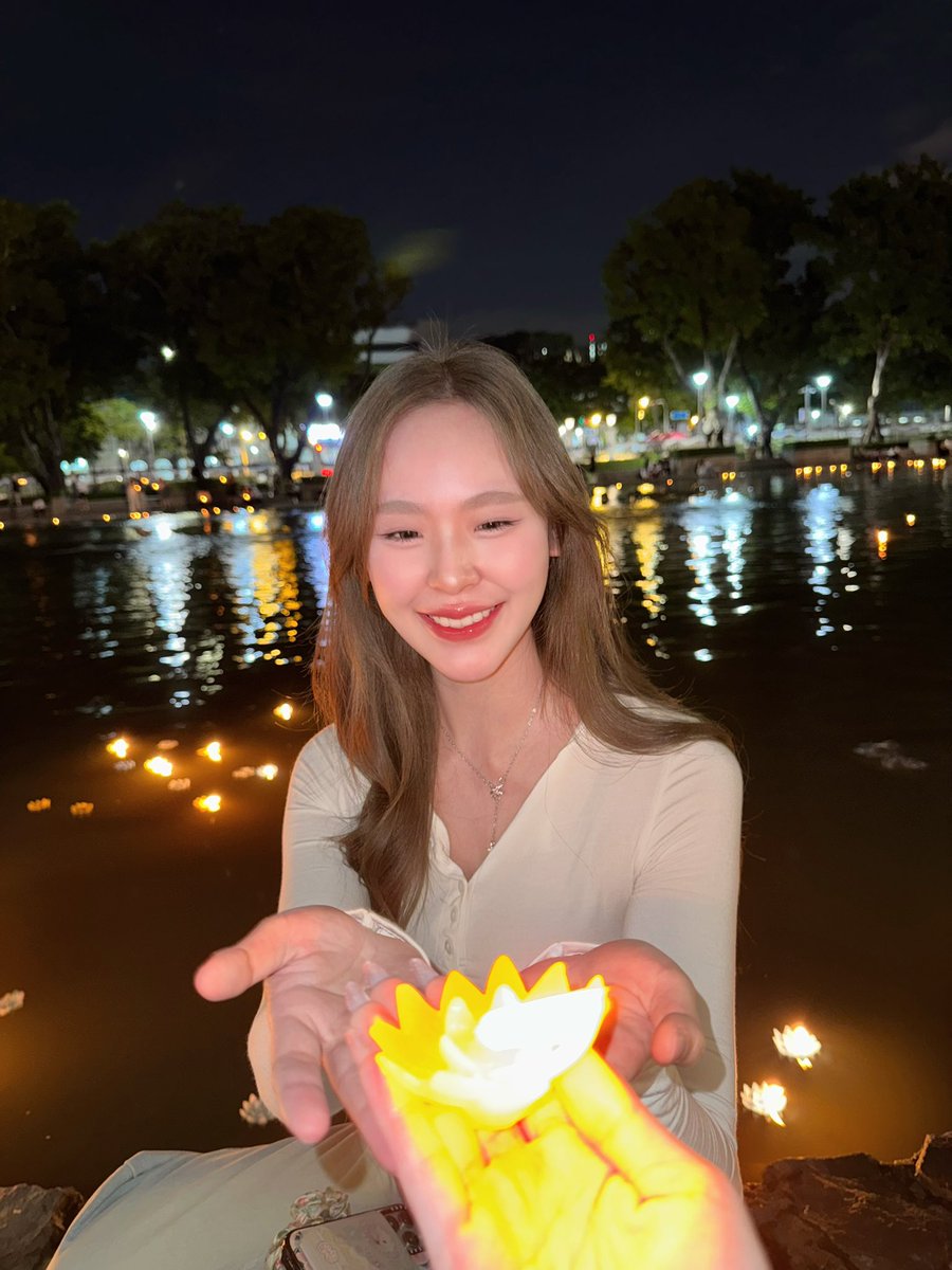 First Loy Krathong together🤏🏻