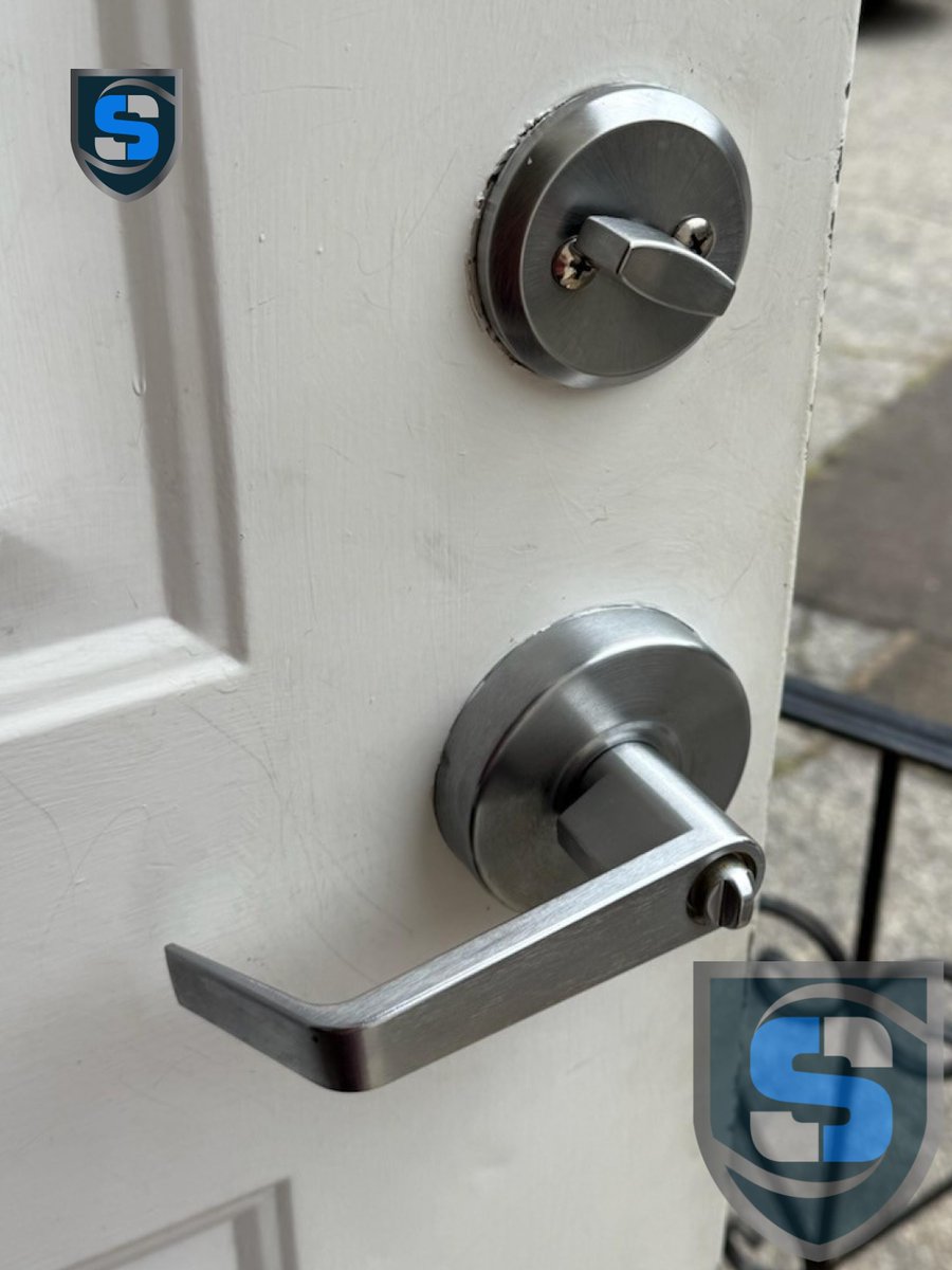 SureLockKey's tweet image. At Sure Lock &amp;amp; Key, we provide fast, reliable residential locksmith services. Don&apos;t wait for a small problem to become a big one.

💙 Call Sure Lock &amp;amp; Key today for 24/7 service you can trust!
(855) 909 - 4011 📞
surelockkey.com/residential-lo…

#DoorLockRepair #HomeSecurity