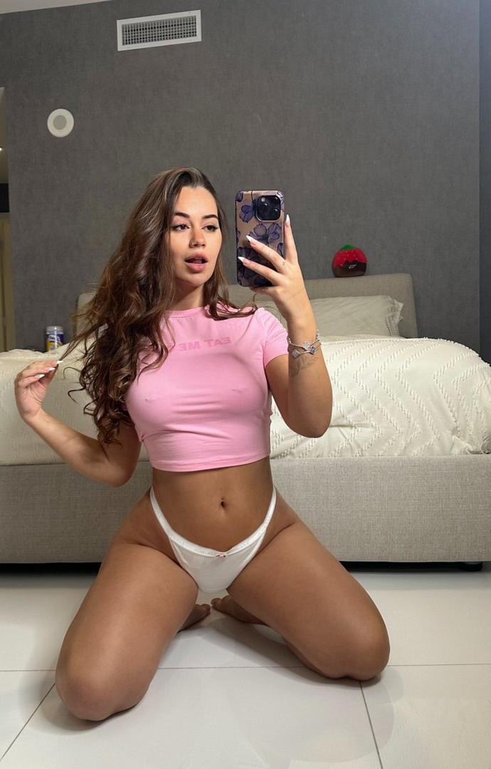 sophcga's tweet photo. @who_nudes I’m available for fun today inbox 📥 me privately or sent me friend request I’m available now https://t.co/tvcEpta63T