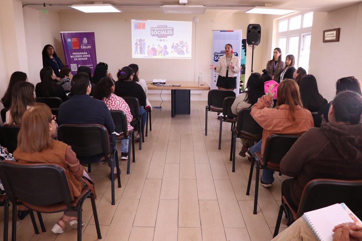 vocerianuble's tweet photo. 📍 Con la participación de cerca de 30 vecinas y vecinos, se desarrolló esta mañana un Diálogo Ciudadano encabezado por la Seremi de Gobierno, Valentina Pradenas, instancia desarrollada por nuestra División de Organizaciones Sociales (DOS) Ñuble, con el apoyo de Dideco Chillán. https://t.co/7URfSLoE1o