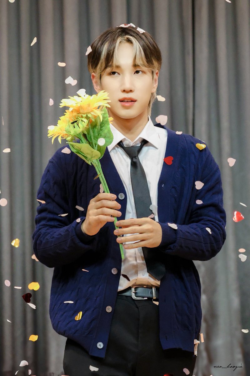 D-0! Congratulations!!👏👏👏

#성국 #SUNGKOOK
#배너 #VANNER
#꾹부기

(240315 점프업 팬사인회)