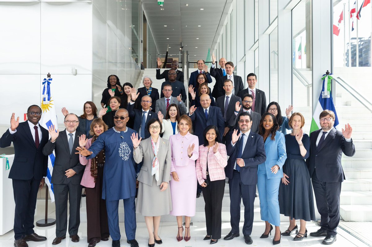 CAF fue anfitrión de la 26.ª reunión anual de las Secretarías de las Instituciones Financieras Internacionales (IFIs), realizada en el Hub Sur de Montevideo 🇺🇾.

Desde CAF, nuestra secretaria general, <a href="/aleclarosborda/">Alejandra Claros</a>, recibió a las delegaciones participantes para intercambiar