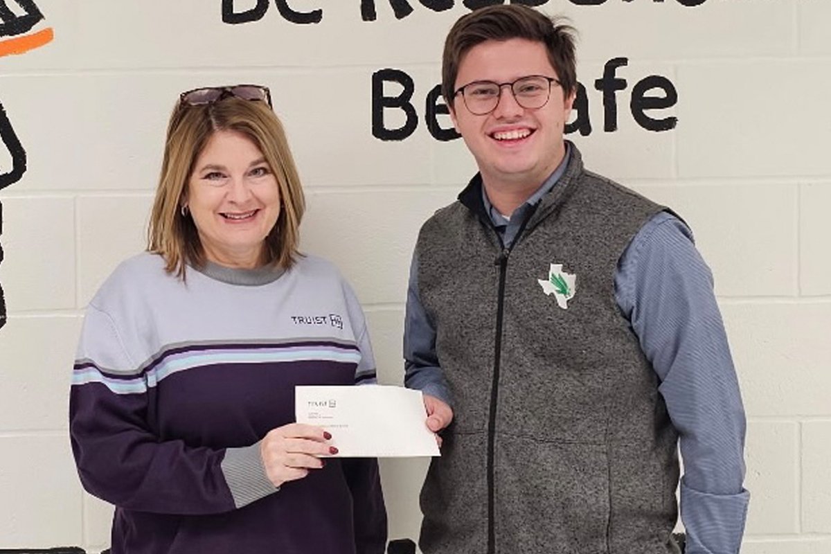 MCSWV's tweet image. The Evan G Roberts Trust is thrilled to support the inaugural steel drum ensemble at Moundsville Middle School. The trust recently presented a check to MMS Band Director Nicholas Bruce for $9,000 to help offset the cost of the new steel drums.