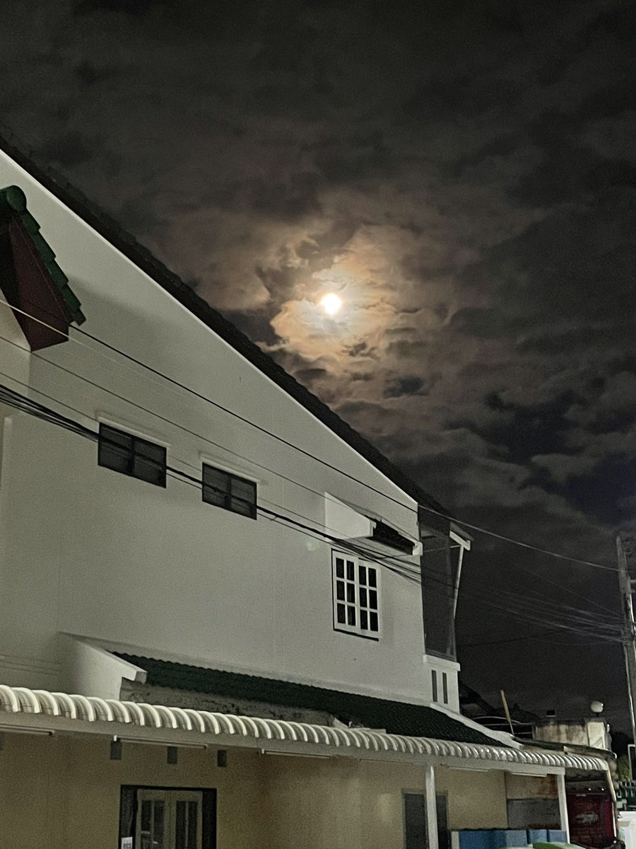 พระจันทร์ คืนนี้ค่ะ 😘 #fullmoon