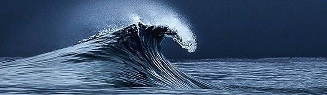 İçimdə Bir Okean Var,
Amma Hamı, Yalnız Səthdəki Dalğanı Görür.