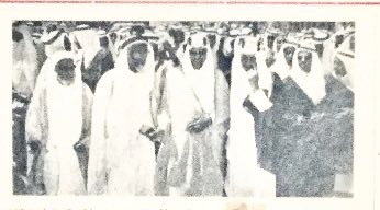 #البلاد_السعودية ، ٧ مايو ١٩٦٢ ، #الملك_سعود  رحمه الله يصل إلى #جدة ، بعد رحلة علاج .. و ماسكا يده اليمنى ،الشيخ على بن عبدالله آل ثاني حاكم قطر الأب ، وعلي يساره ولي العهد الأمير فيصل بن عبدالعزيز ، و #أمير_مكة_المكرمة ، الأمير عبدالله بن سعود ، وخلفهم الأمراء المستقبلين :