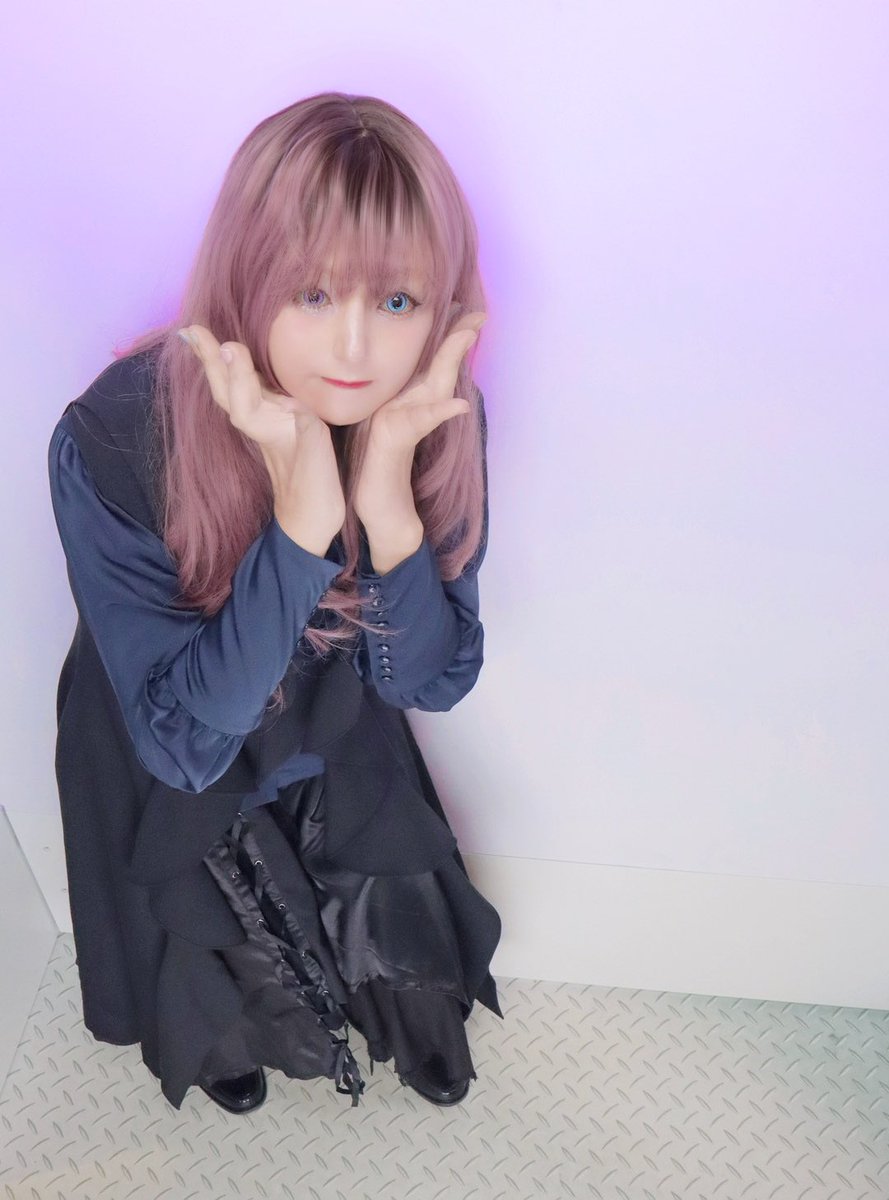 Merulu_meru's tweet photo. せっかく衣装を着てるから全身撮影とHyperShotでのハイアングル画角撮影
真正面向いてないから微妙に衣装わかりにくいね
全身撮影あんまり撮ってなくて慣れてないから微妙な写りになってますね
#プリ #Meidy #Hypershot https://t.co/tju74JLxyj