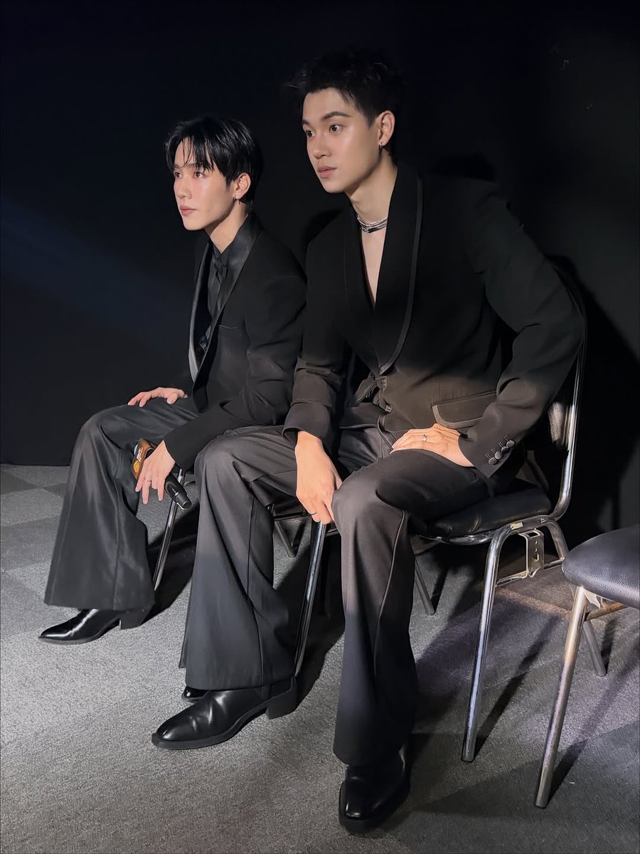 Smile_theday's tweet image. ขอบคุณหยิ่นวอร์ที่ยังอยู่ด้วยกันไม่ไปไหน

กลรักรุ่นพี่                                 ที่รักสารวัตรเธียร์