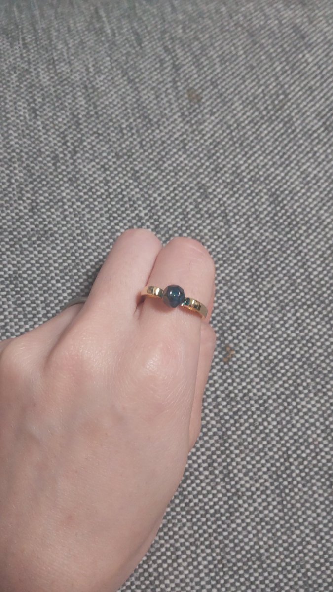 可愛い耳付き指輪を見付けたのでうちの子おけ毛に良いかも～と購入🤔耳の部分は少しなら色もいれられそう💡
写真は６ミリのビーズだけどもう少し大きくて良いかも✨

需要あるかな？シルバーもありました(数量限定になるかもしれません)