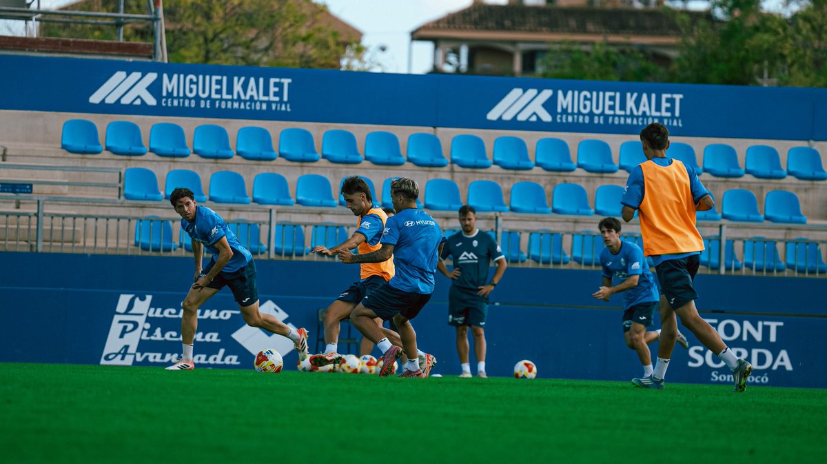 Ya están de vuelta  😀

 Iván Serrano y Manu Morillo han completado parte del entreno con el equipo 🤍💙

#GlòriaATB