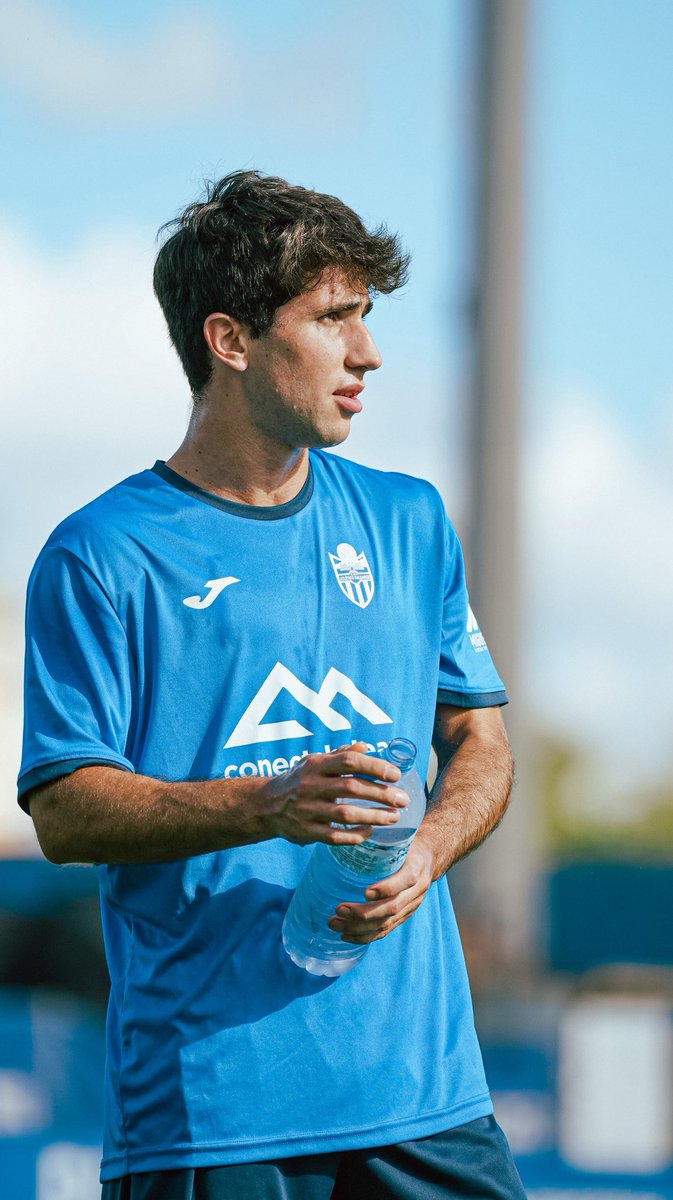 atleticbalears's tweet photo. Ya están de vuelta  😀

 Iván Serrano y Manu Morillo han completado parte del entreno con el equipo 🤍💙

#GlòriaATB https://t.co/clUQP8Ibur