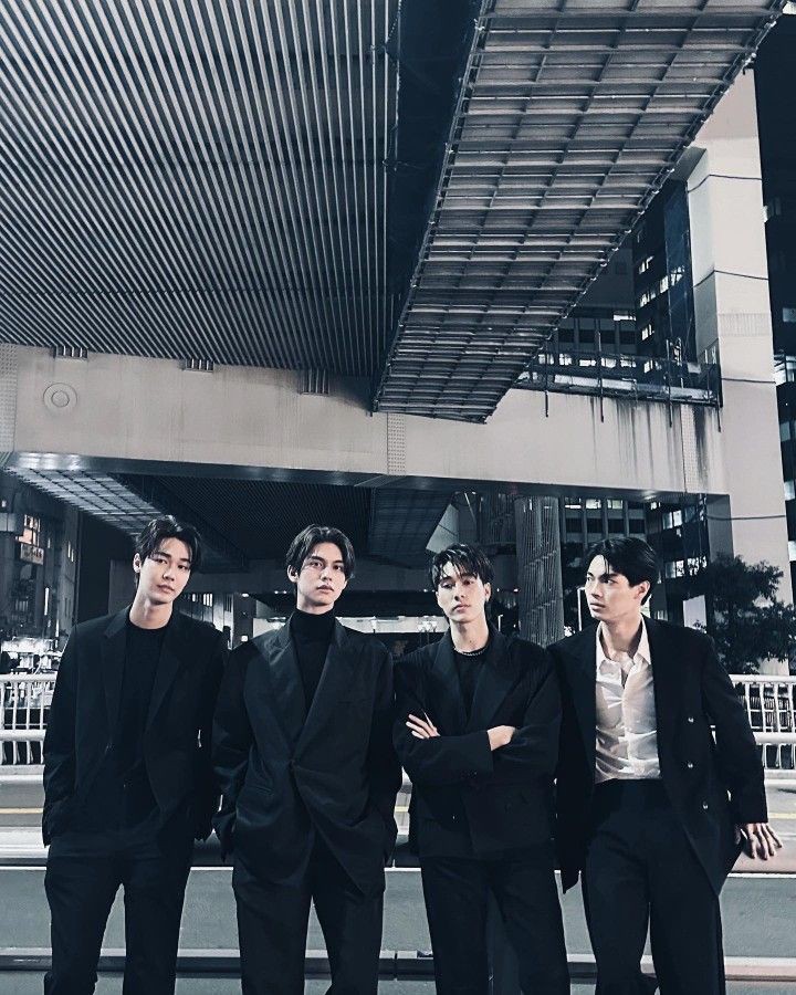 แล้วย้อนกลับไปดูรูปเก่าๆ F4 คือก็สมควรเป็น F4 แล้วจริงๆ ไม่มีอะไรค้านสายตา ทุกคนไชน์ มีสไตล์ในแบบของตัวเองมาก