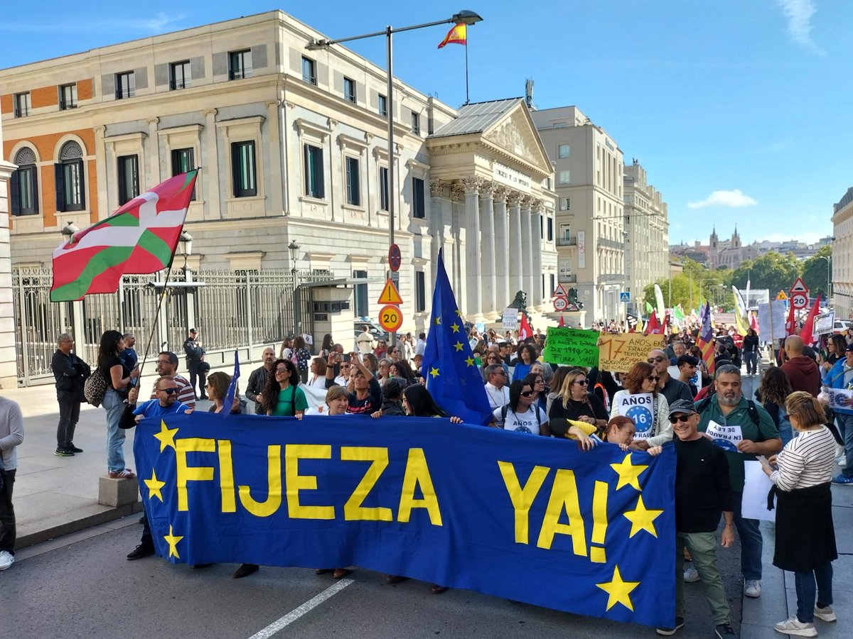 <a href="/ComisionEuropea/">Comisión Europea en España</a> Y que pasa con los EP en temporalidad ilícita de las administraciones públicas? Dónde quedan sus derechos laborales? #FijezaYa #NoSomosPlazasSomosPersonas #LosQueEstamosNosQuedamos <a href="/IsarisNikos/">Nikos Isaris</a>