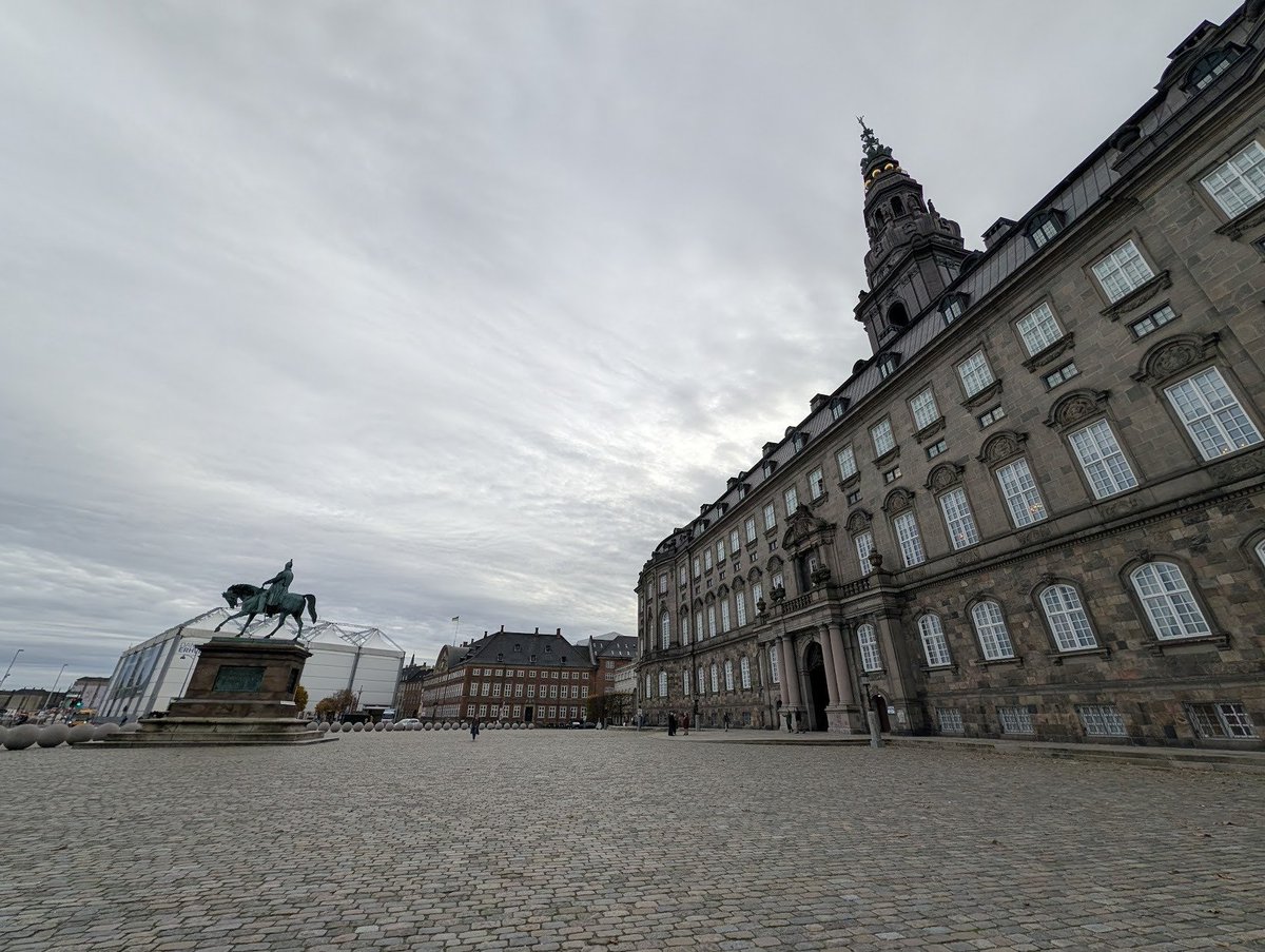 Så for pokker. Så er der igen solidaritetsdemo for de civile ofre for islamisternes massakrer i Sudan.