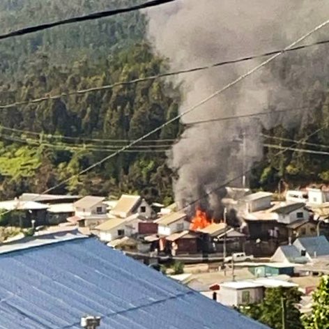 Bomberos de #Constitución acuden a incendio estructural sector Los Aromos