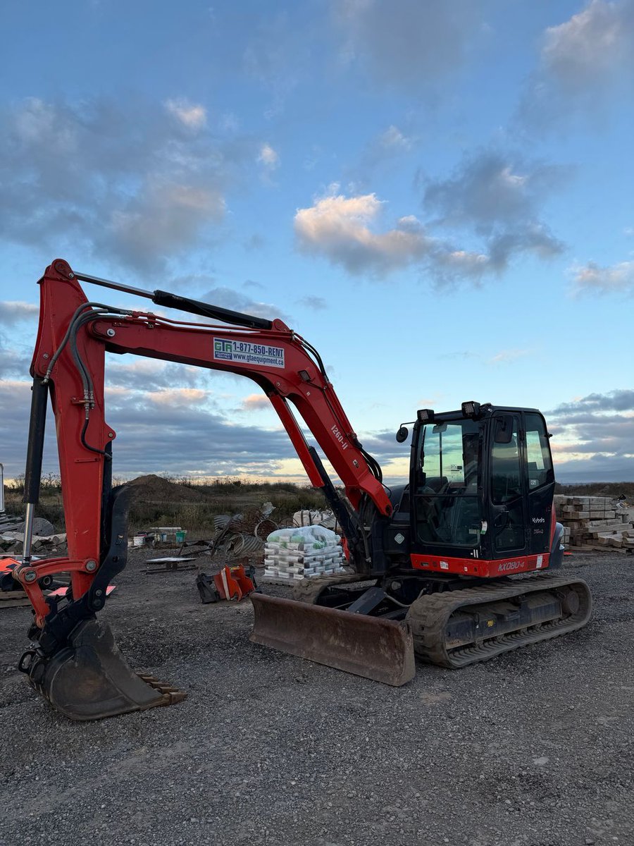 GTAequipment's tweet image. 8 tonnes has arrived! 💪
Our Kubota KX080-4 is ready for another busy day on site — keeping the GTA moving.

⚙️ 8.3 tons | 15’1” dig depth | 66.6 HP turbo diesel
❄️ Deluxe climate control cab

#Kubota #MiniExcavator #EquipmentRental #ConstructionLife #HeavyEquipment