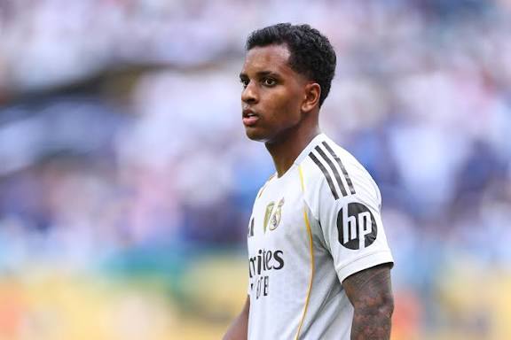 Varca_Owner's tweet photo. Players that need to leave Real Madrid after this season. https://t.co/s7JYcjAa0V