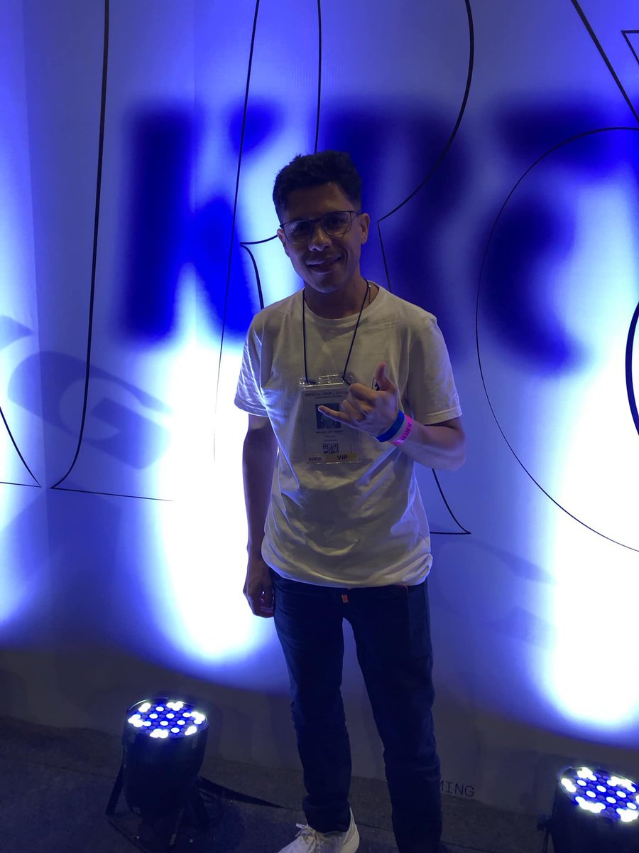 Já fazem  um tempo que eu não lanço uma fotinha minha aqui né haha 🩵🔥