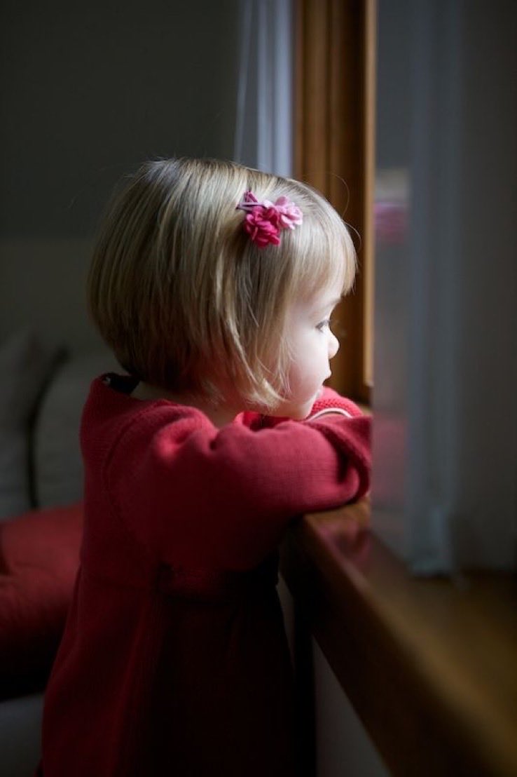 قد استطيع منع نفسي من الحديث  معك

لكنني لا استطيع منعها من أن تحدثني عنك.🤍

#شتات