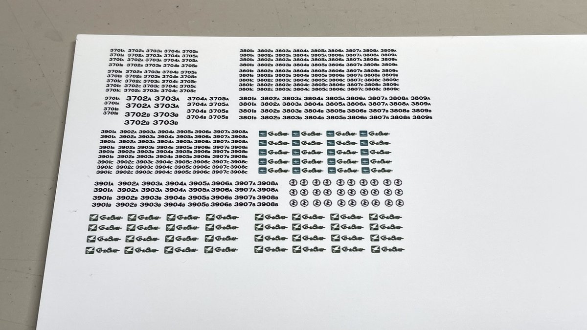 jer_railmodel's tweet image. 広島電鉄3700形製作の続き。車番やロゴのデータをクリアデカールに印刷したところ。普段通り家庭用のインクジェットプリンタ使用。元データはボディキット販売先からダウンロードし,並び替えて使っています。後ほどクリア塗装しコーティングします。