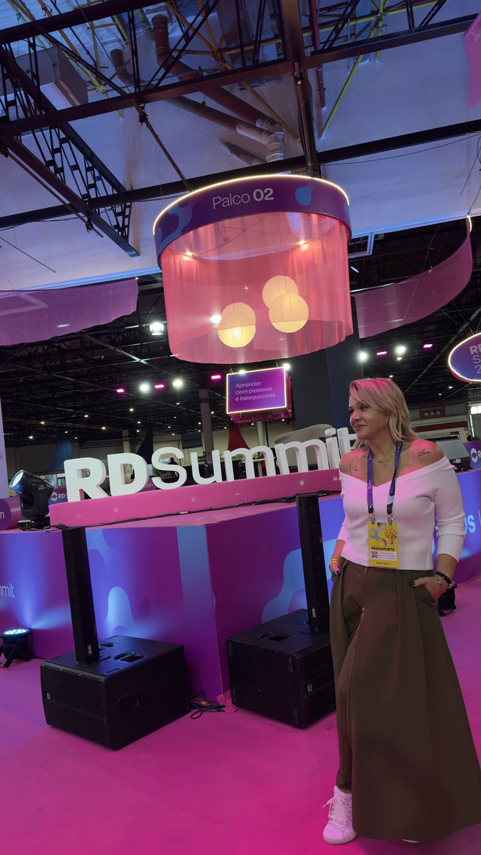 webflavia's tweet image. Primeiro dia de #RDsummit2025