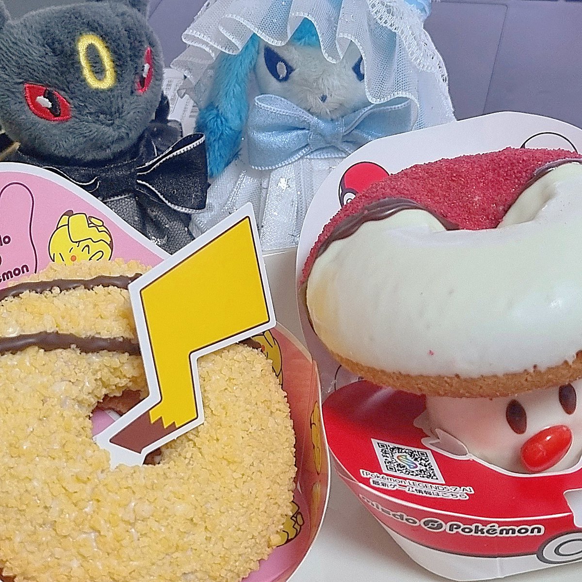 공주님들과 심야 티타임을 가져보았어요
피카츄 도넛 추천합니다...👍